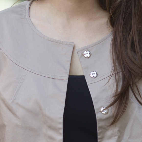Tan jacket - Picture 3 of 3