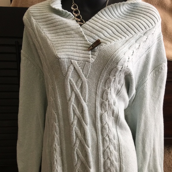 !!! Sold🔴🔴🔴 color sweater. 24/26W 30 in long