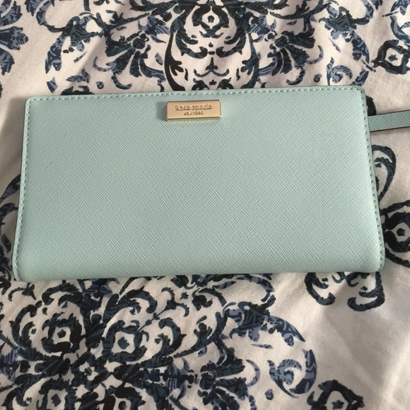 kate spade Clutches & Wallets - NWT Kate Spade Wallet