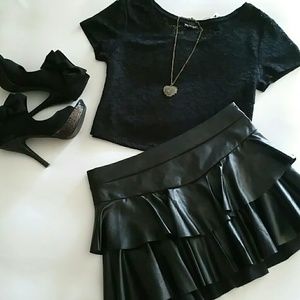 ⭐🎉HP Insta-Chic⭐🎉 Vegan leather mini skirt
