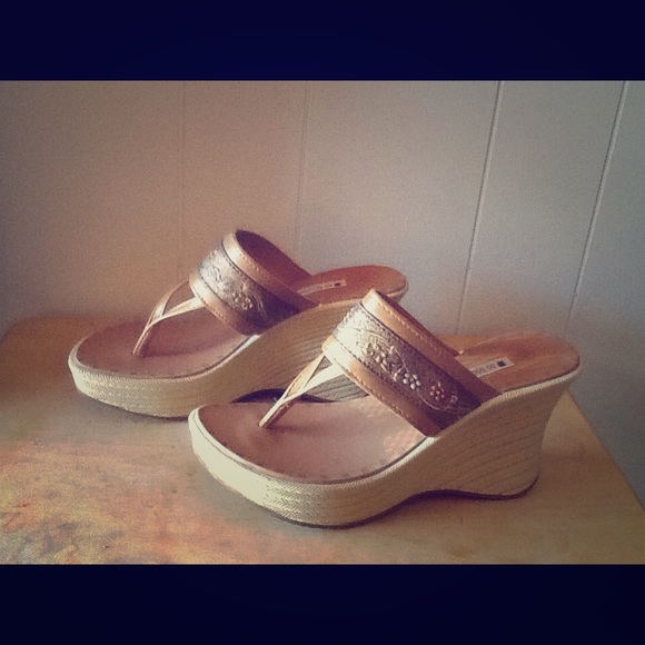 Bohemian print wedge sandals