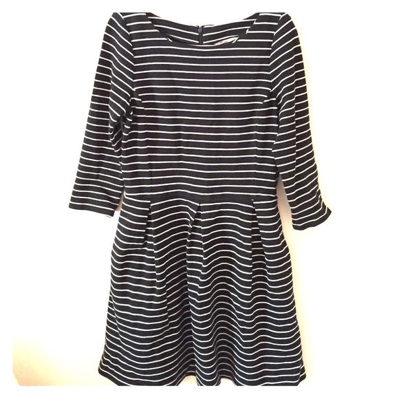 Banana Republic bracelet length sleeve dress