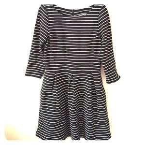 Banana Republic bracelet length sleeve dress