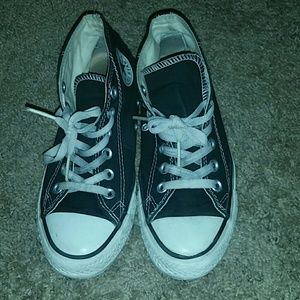 Black& White converse