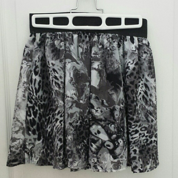 Urban Behavior Black, White, & Grey Leopard Skirt