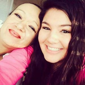 Meet your Posher, Lorie