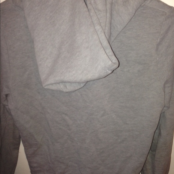 Gray Hollister Sweater Saying Southern California - Picture 2 of 3