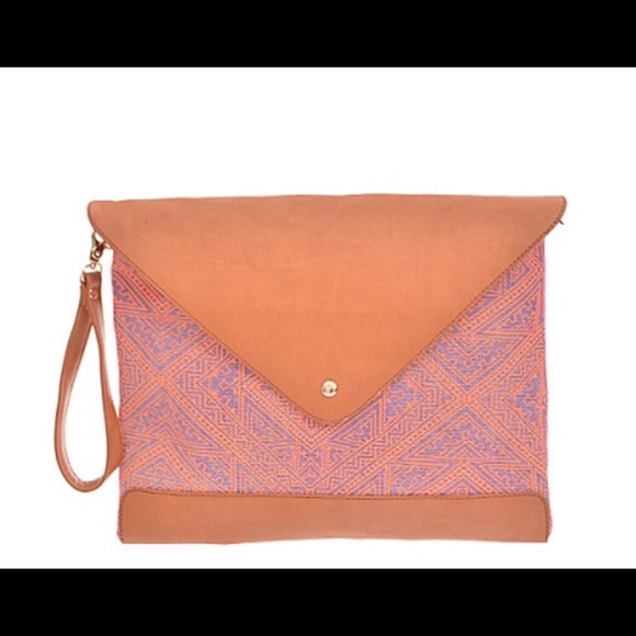 ‼️Aztec Clutch‼️ - Picture 2 of 2