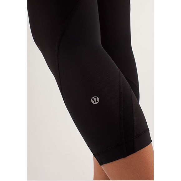 Lululemon Inspire crops sz 10 black