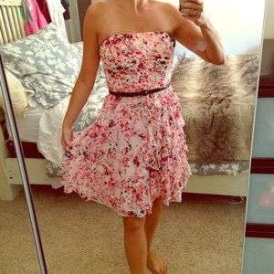 🎉HP!🎉Ruffle pink WHBM dress