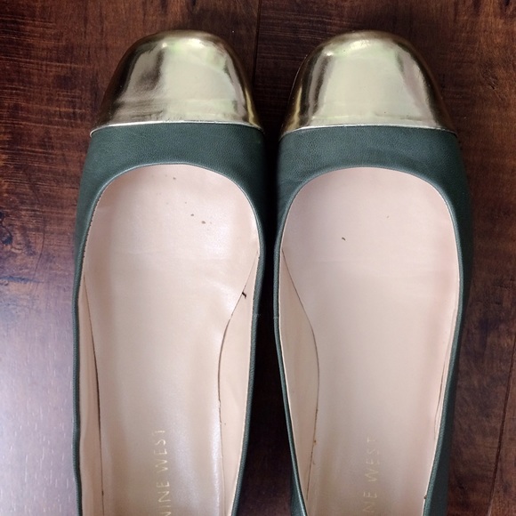 Nine West Mint gold flats