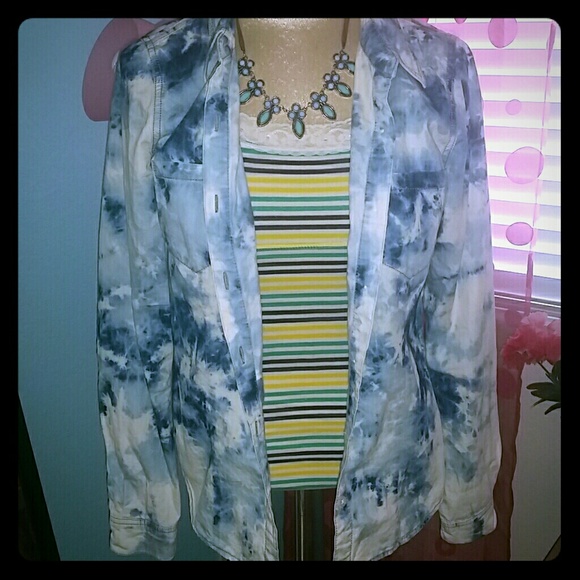 Mossimo Bundle: Lace tank top & tie dye shirt
