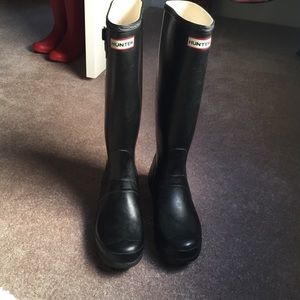 Black Tall Hunter Boots