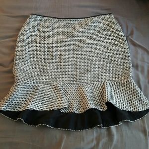 *1 HR SALE* White House Black Market Skirt