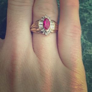 Beautiful Red Stone Gold Ring