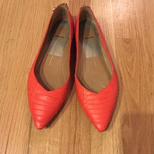 Dolce Vita pointed toe flats!