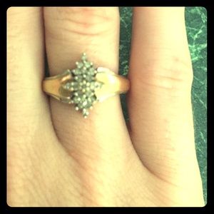 Beautiful Gold Diamond Ring