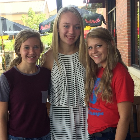 Meet your Posher, Mckenzie - Picture 1 of 1