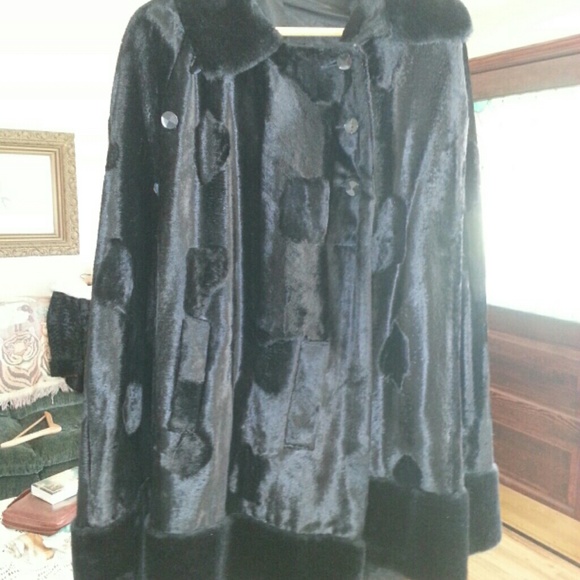 Faux short fur cape