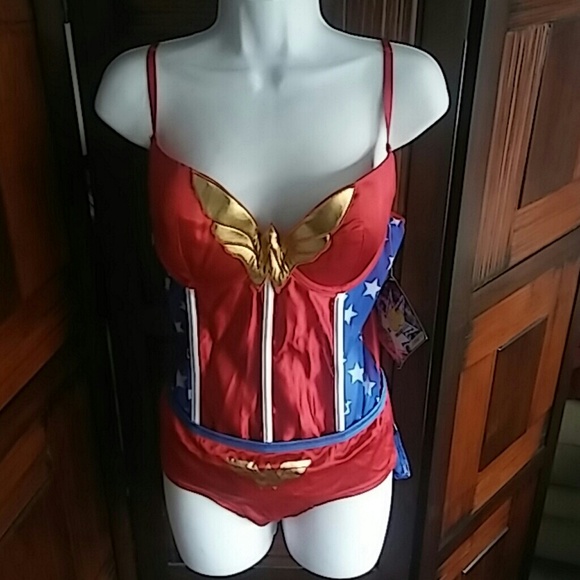 Nwt Wonder woman costume corset with matching bott