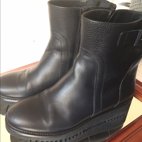 VINCE Boots, Sz 8