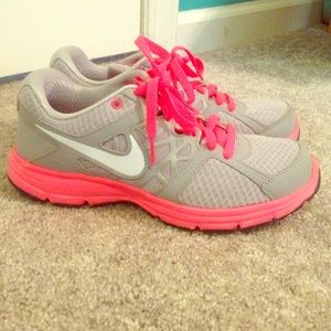 Nike Tennis Shoes