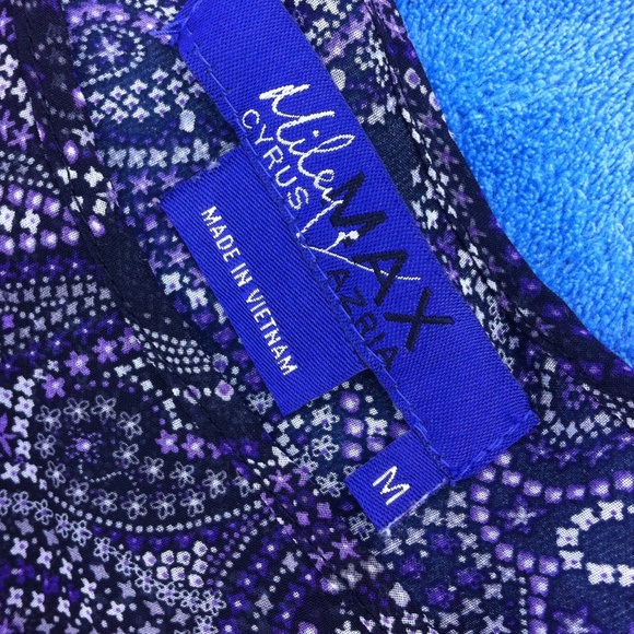 Beautiful Flowy BOHO Top - Picture 2 of 2