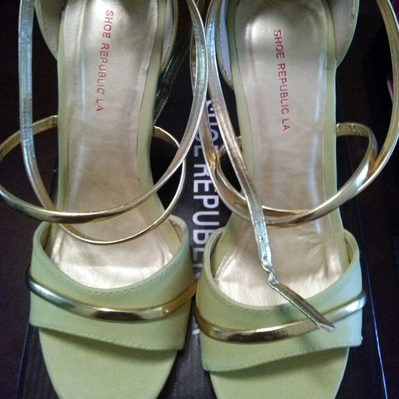 Heels - Picture 2 of 4