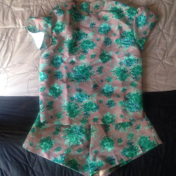 Brand New Floral Green Coordinate Set - Picture 1 of 4