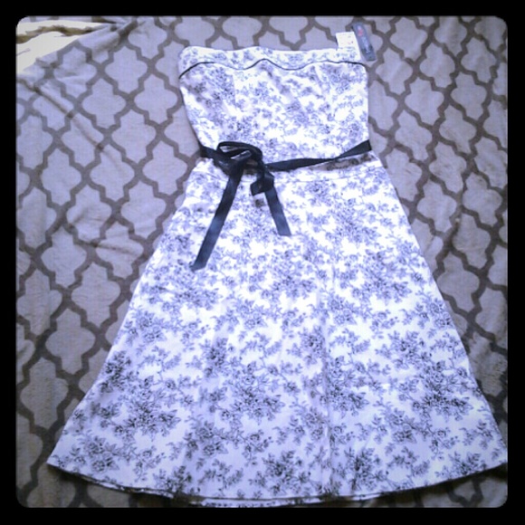 Vintage inspired strapless dress NWT