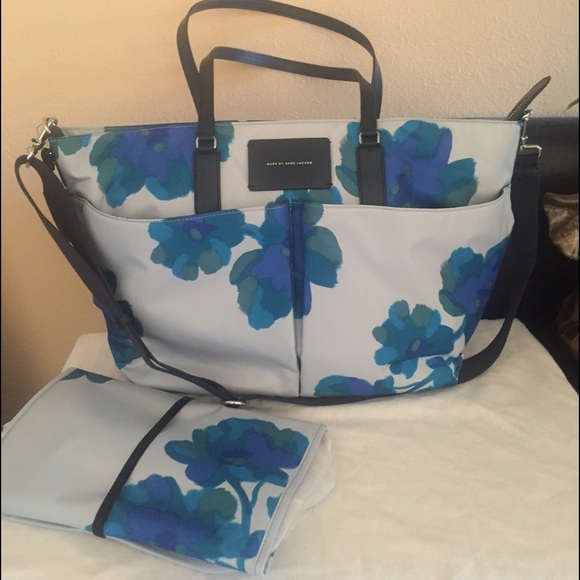 🎉SALE🎉🍼BNWT Marc Jacobs floral diaper/ baby bag - Picture 3 of 4