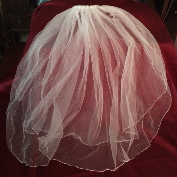 Two layer veil ivory w/ pencil edge