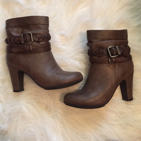 Light brown booties