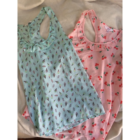 Two candie's razorback tanks from kohl's