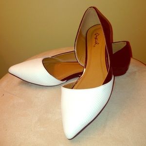 New, never worn black and white flats 6.5 flats