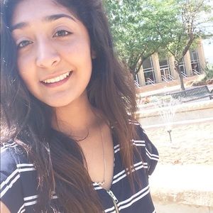 Meet your Posher, Dalia