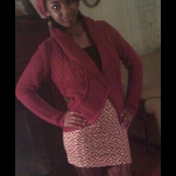 Short pencil skirt