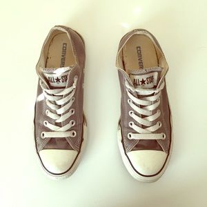 Grey converse