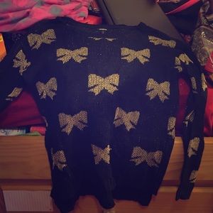 Longsleeve sweater with bows