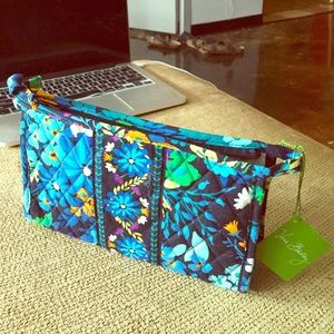 NWT Vera Bradley cosmetic bag in midnight blues