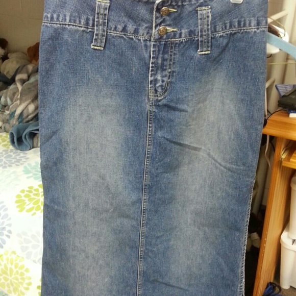 Denim skirt