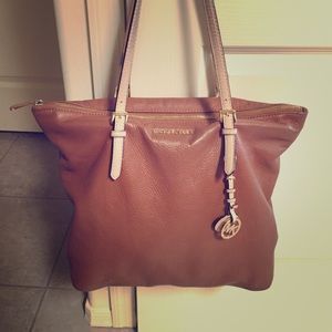 Michael Kors Soft Venus tote