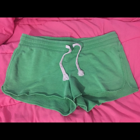 Kelly green Old Navy shorts!