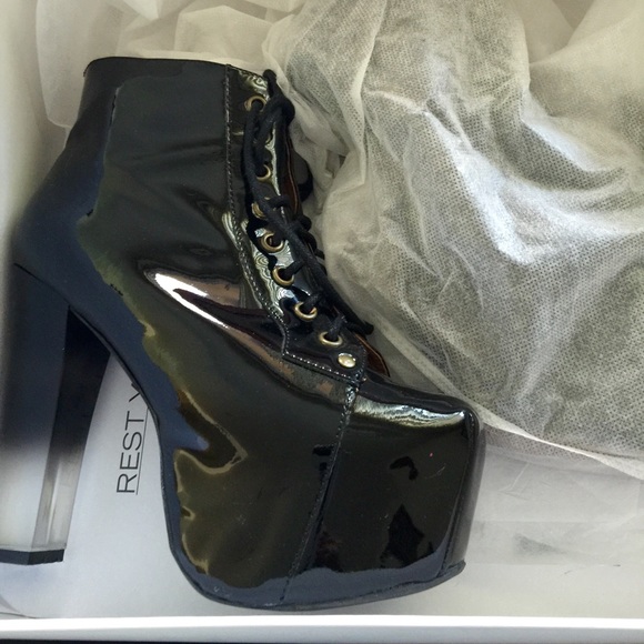 Jeffrey Campbell size 6