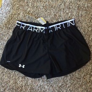 Black underarmour shorts