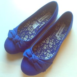Bow front royal blue flats