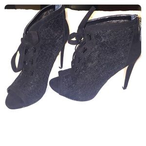 Lace bootie Nine West. Black.