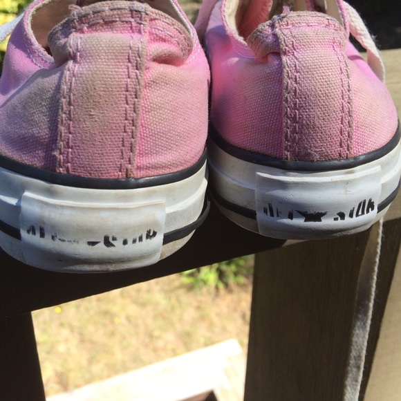 Pink converse - Picture 3 of 4
