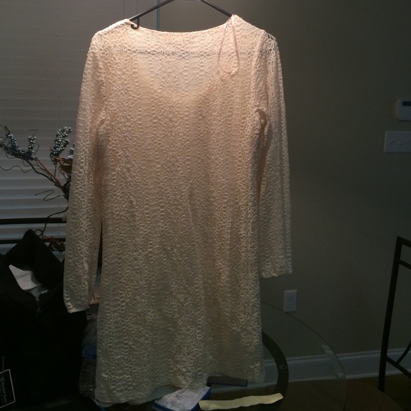 Cream lace dress - Picture 2 of 4