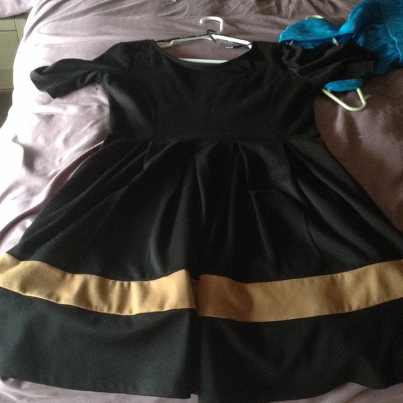 Forever 21 black/nude dress